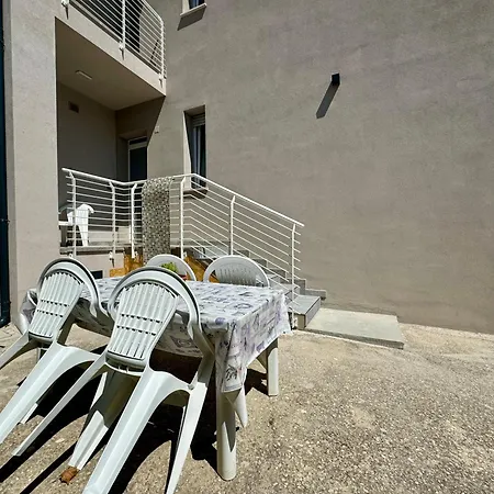 Casa D'avalos 192 公寓